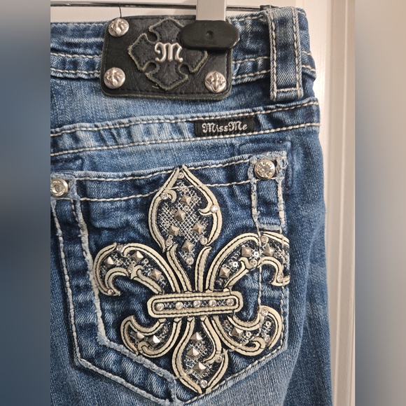 Miss Me Jeans Womens 27 Boot Cut  Medium Wash Jeans Jeweled Pockets - Picture 6 of 12